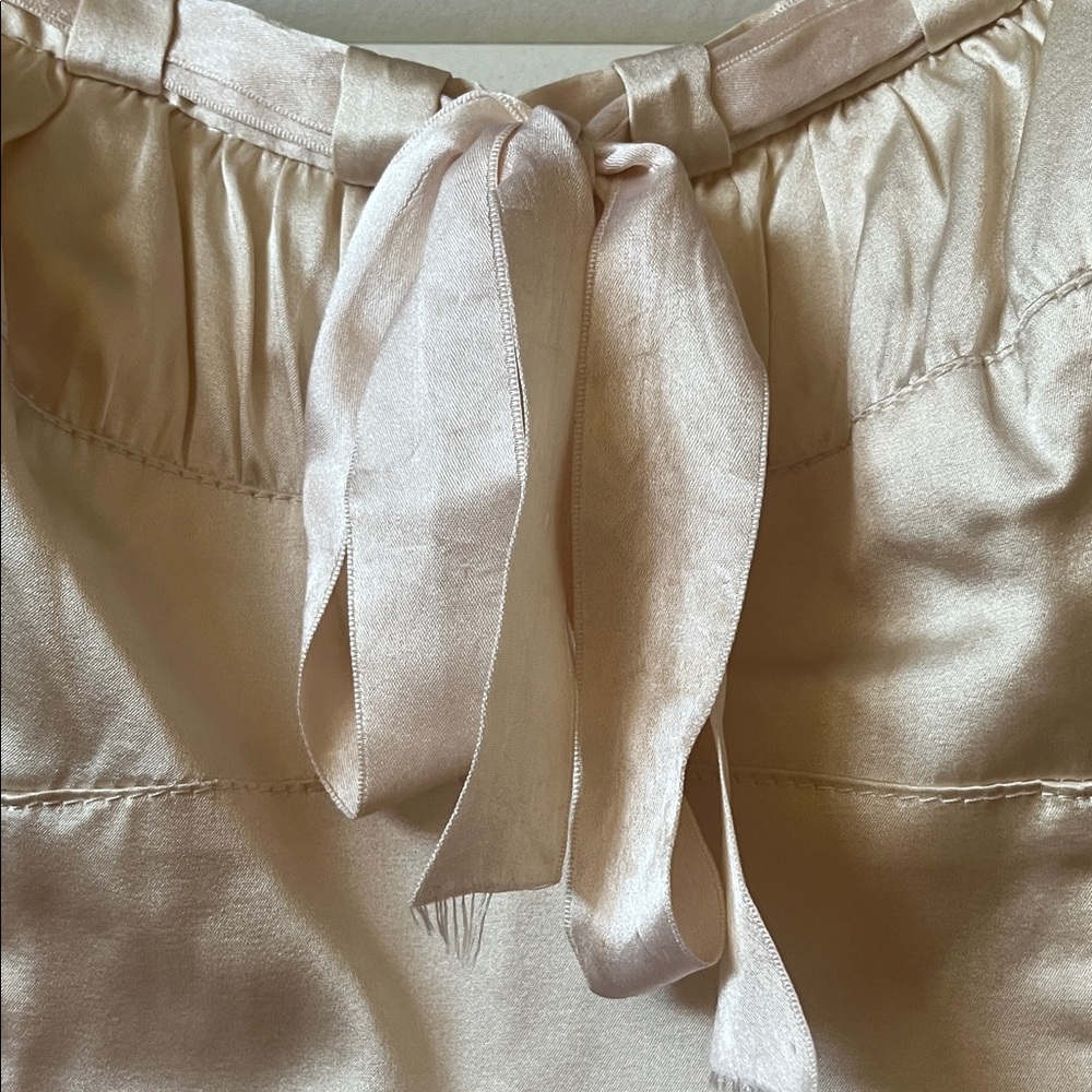 Elegant Cream Women's Top - Picture 4 of 4